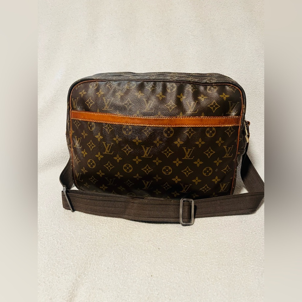LOUIS VUITTON Monogram Reporter GM Crossbody Shoulder Bag - Picture 5 of 16